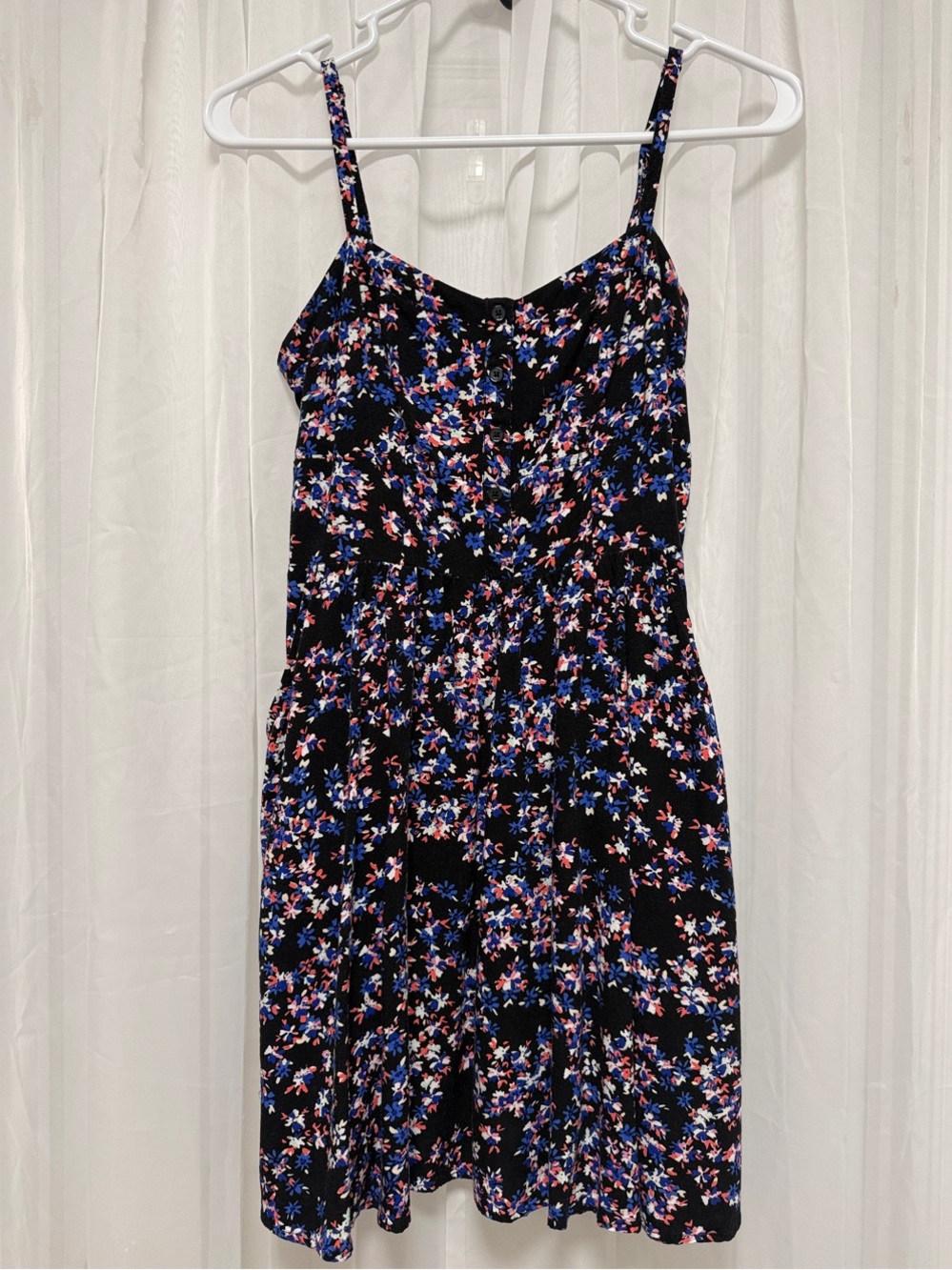 Women’s Express Black Floral Spaghetti-Strap Sundress